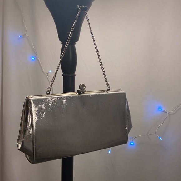 Shiny Silver Clutch Purse Vintage - Picture 9 of 9